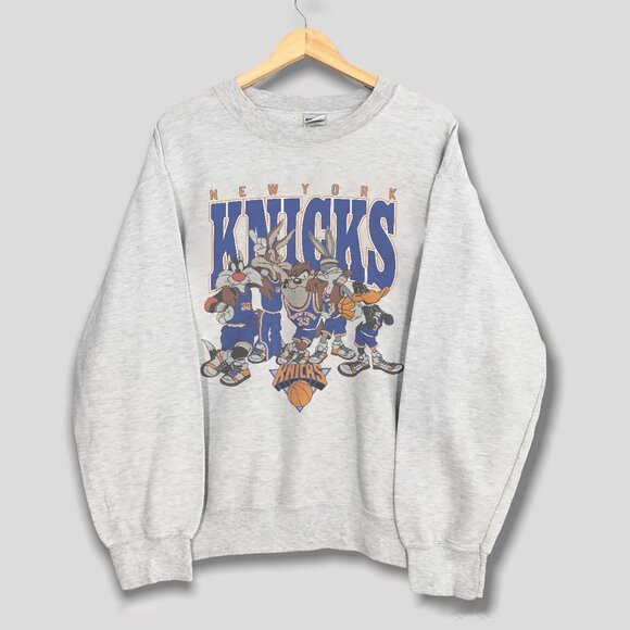 Vintage New York Knicks Looney Tunes Sweatshirt, Basketball 2022-23 Unisex Shirt - Picture 1 of 2